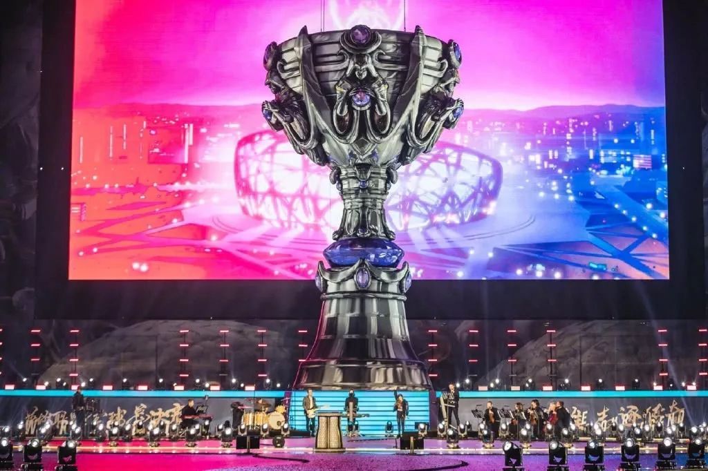 MaiL09赢得FACEIT第六赛季，结束了donk的连胜纪录