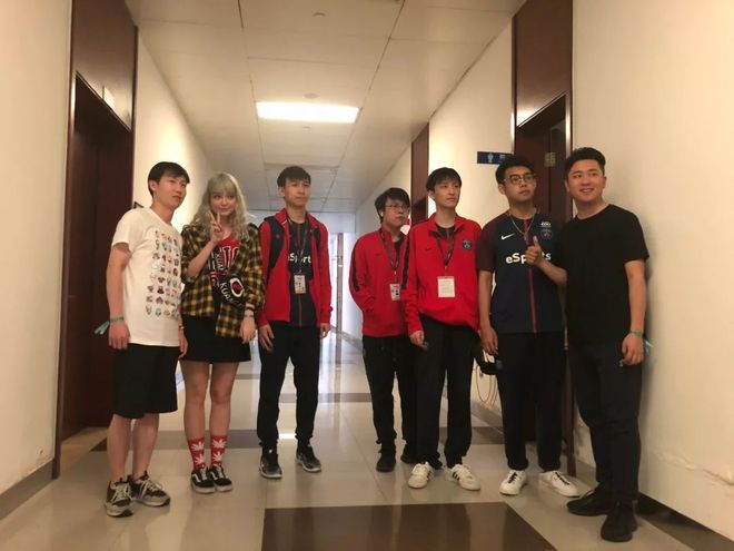 kamyk 替换 RobbieBk 在 Gentle Mates 阵容